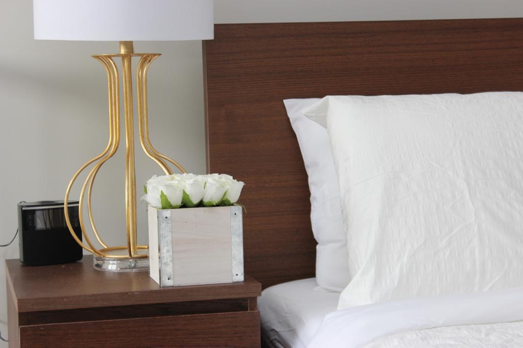 Atlas Suites- Furnished Apartments-College Street, Toronto Exteriör bild