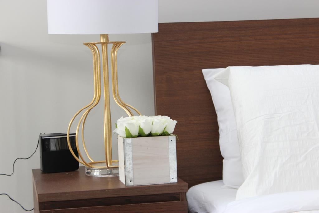Atlas Suites- Furnished Apartments-College Street, Toronto Exteriör bild